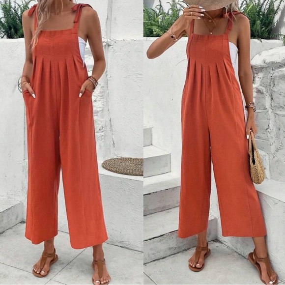 Solid pleated pocket wide leg Jumpsuit - Picture 2 of 4